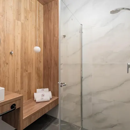 Jantaris - アパート