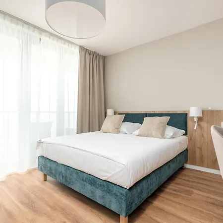 アパート Jantaris - ミエルノ