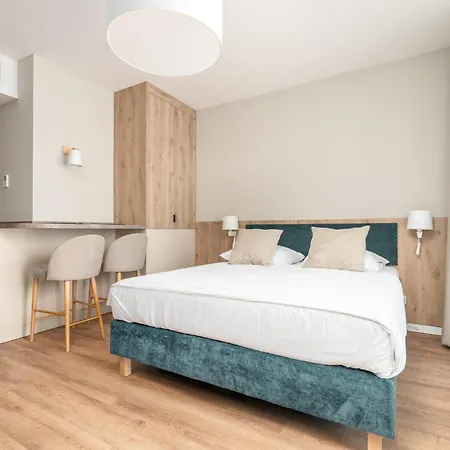 アパート Jantaris - *